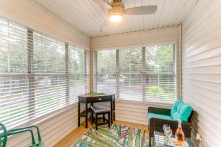 Upscale St Simons Condo Sunroom and Steps to Pool! - Island Retreat - 9