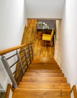 Centrally located 2 bedroom house with garden - 2