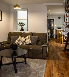 Centrally located 2 bedroom house with garden - Omagh - 9