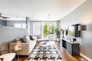 2 BR Oak Lawn Condo WFH Setups Gated Parking - 0