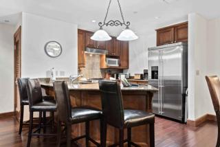 Ascent 304 by East West Hospitality - 4