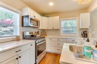 Spacious Getaway with Boat Dock in East Troy! - 1