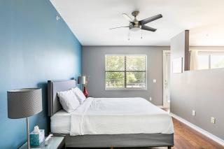 2 BR Oak Lawn Condo WFH Setups Gated Parking - 7