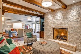 Ascent 408 by East West Hospitality - 6