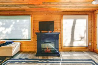 Delta Junction Retreat with Northern Lights Cabin! - Delta Junction - 5