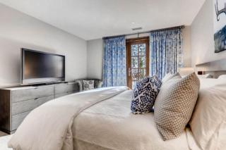 Ascent 409 by East West Hospitality - 1