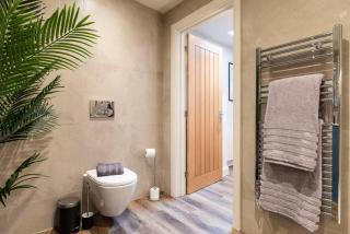 Majestic - Superior 2 Bedroom 9 - Leicester - 1