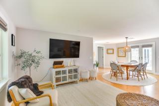 Coastal-Modern Home Less Than 3 Mi to Charlestown Beach! - 6