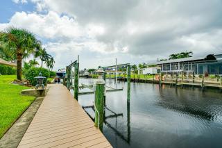 Heated Pool, Dock and Canal Access Cape Coral Home - Cape Coral - 9