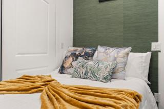 3BR-2BA Luxurious Green Oasis Private Backyard Patio - Philadelphia - 5