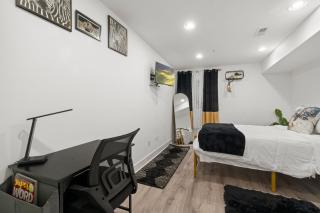 3BR-2BA Luxurious Green Oasis Private Backyard Patio - 1