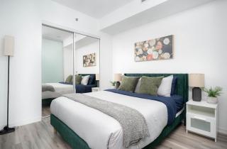 1BD next to Queen St - most ideal location - 8