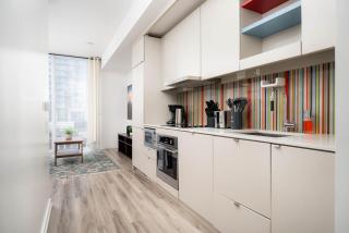 1BD next to Queen St - most ideal location - 7