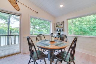 Deck and Fire Pit Beachfront Home in Gaylord! - Gaylord - 6