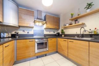 Modern 3 Beds 2 Bath Flat - Parking & Sleeps 6 - Londra - 6