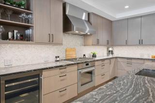 Frontgate 209 by East West Hospitality - 1