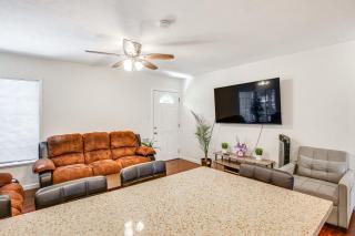 5 Mi to Coast Centrally Located Long Beach Home! - Long Beach - 2
