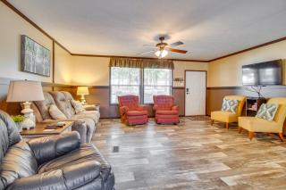 Greers Ferry Lakefront Home with Deck and Boat Slips! - 5