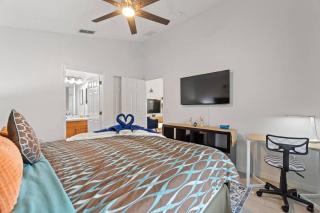 Luxurious 3BR Pool, Golf Views, Disney, Legoland - 1