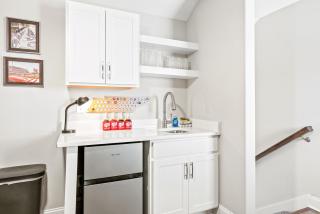 Adam's Downtown Retreat with 2 Rooftop Patios (1012/1014 Franklin) - 3