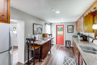 Grandma Kellys Southeast Indiana Farmhouse! - 1