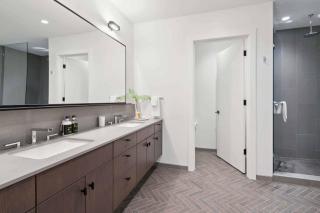 Frontgate 303 by East West Hospitality - 7