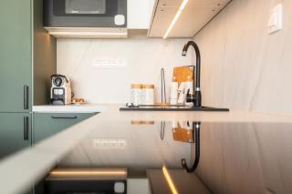 Downtown 2 rooms apartment 18th floor with free parking - 1