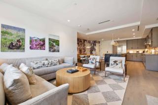 Frontgate 410 by East West Hospitality - 2