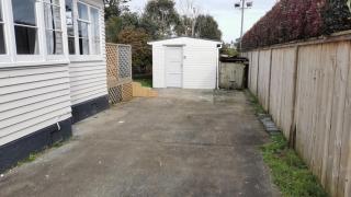 2 Double Beds including 1 Sofa Bed Garden Chalet, 14 Phyllis St, Mt Albert, Auckland - Auckland - 0