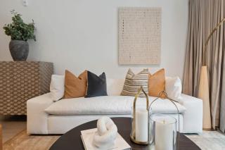Frontgate 415 by East West Hospitality - 6