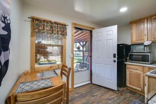 Resort Cabin on the River about 21 Mi to Crater Lake! - 6