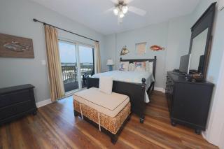 Crystal Tower Corner Condo with 2 Balconies, 3 Pools, Lazy River - Gulf Shores - 9