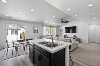Caldwell Getaway Hot Tub Ping Pong Cozy Stay - Middleton - 1
