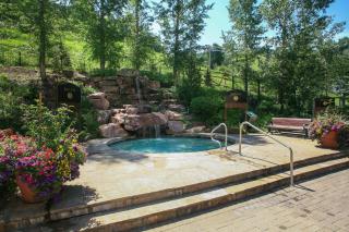 Ascent 305 by East West Hospitality - 5