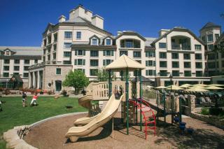 Ascent 305 by East West Hospitality - 2