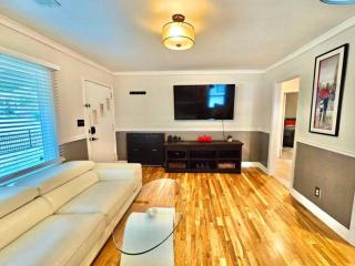 Midtown Gem Walk to Attractions - 8