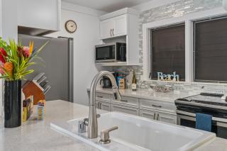 Beautiful 2br condo with partial ocean view - 8
