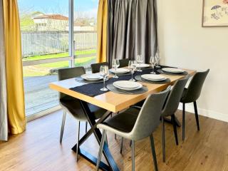 Quiet, private and 5-bedroom holiday house - Hamilton - 1