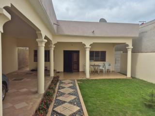 Villa meublée avec parking privé et jardin Lomé Djagblé - - 9
