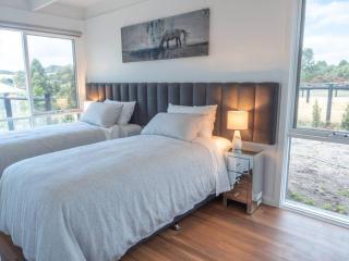 Gracie's Lane Villa 2 - 7