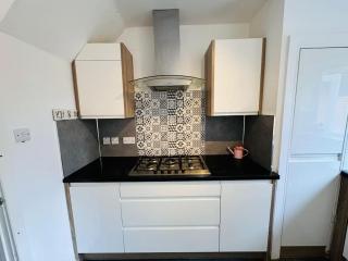 3 Bedroom Modern House in Luton LU4 0TY - Amazon Prime - Luton - 8