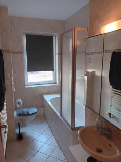 Crew Quartier ALL-INCLUSIVE Serviced Apartments Ideal für Monteure 3 Zimmer Apartments mit Küche, Bad, Waschmaschine, Flat TV, Wifi - Merseburg - 3