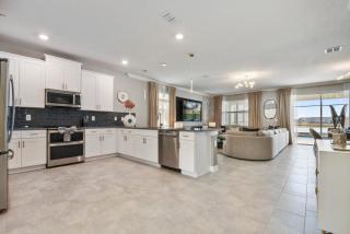 Last Minute Disney Getaway! Private Pool, Hot Tub & Games Room. Book Now! #87167 - Kissimmee - 1