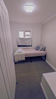 6 Bedroom House, Dartford, Close to Bluewater - Dartford - 2