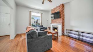 Cozy 1st-Floor Flat 2BR Backyard Free Parking - Louisville - 1
