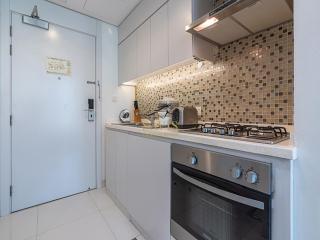 Savis Home-Spacious Studio With Canal View - Dubai - 2