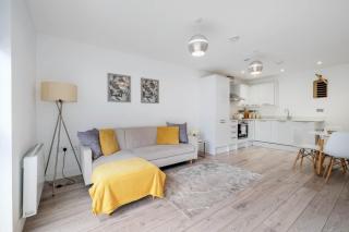 Aldenham Road 2 Bedroom Apartment Next to Bushey Station - Watford - 4