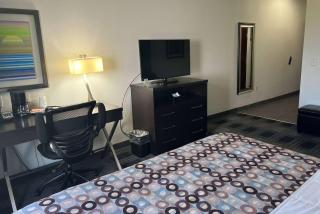 Days Inn by Wyndham Alva - Alva - 2