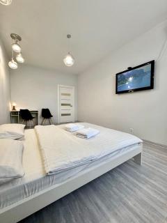ApartPoltava ЖК "Пилипа Орлика,26" BUSINESS апартаменти з неймовірною панорамою - LED дзеркало -ТРОПІЧНИЙ душ - Poltava - 5