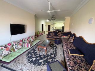 Charming Chalet with Stunning Sea View & Private Garden in Coral Hill Resort, North Coast Egypt - Zāwiyat al ‘Awwāmah - 9